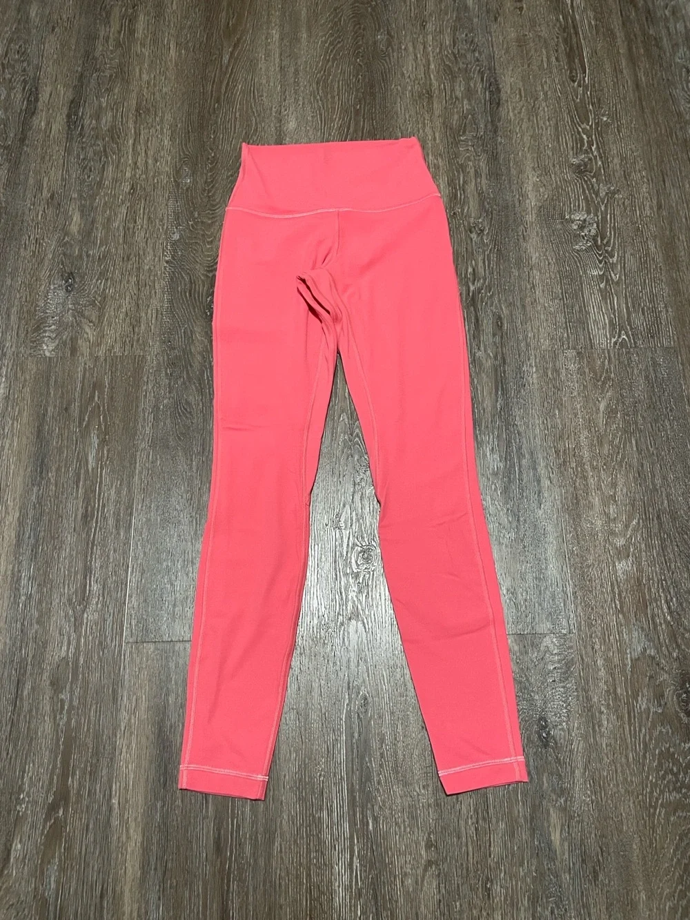 Great condition Lululemon Raspberry Align Set. Size Top 8 / Bottom 4